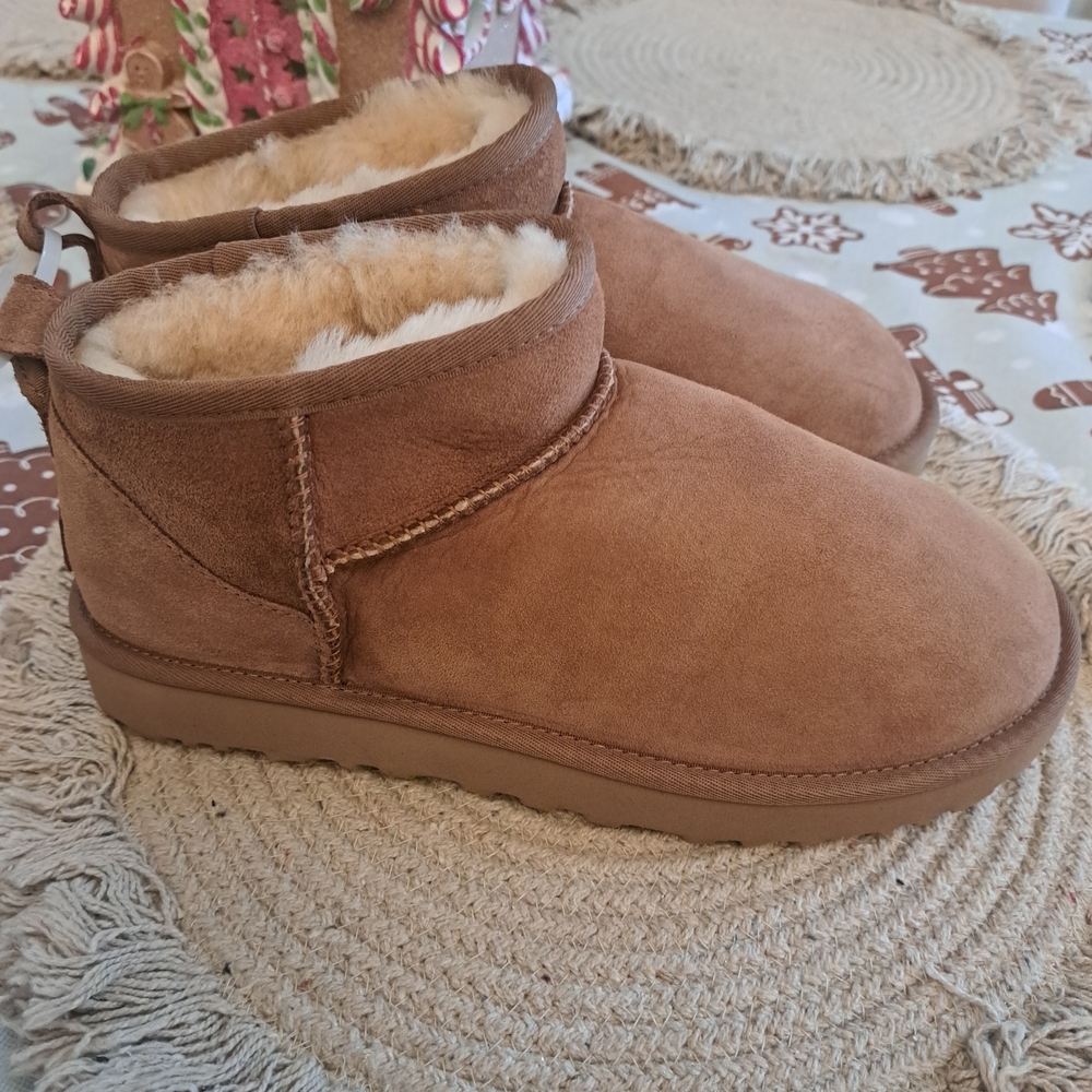 NWOT UGG Mini Boots